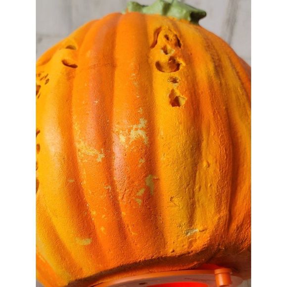 Vintage Matrix 1996 face foam lighted pumpkin Halloween decor - Picture 12 of 14